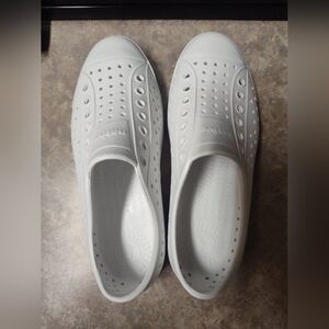 Native White Sold Tysm 🙏🙏🙏